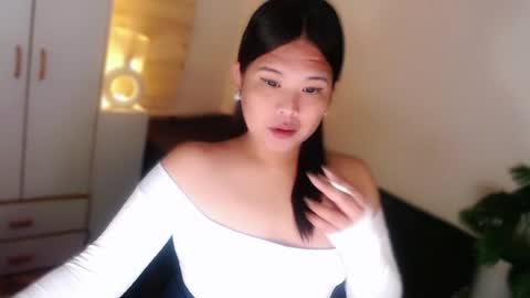 Snapshot of kayleepinay chatting on 06.24.26 Y O U R F U T U R E K A Y L E E online show from 06.24.26