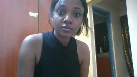 Snapshot of kayme96 chatting on 10.02.25 kitty online show from 10.02.25