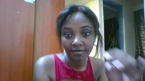 Snapshot of kayme96 chatting on 10.26.25 kitty online show from 10.26.25