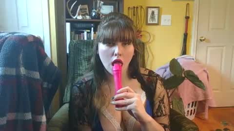 Snapshot of kaytiebird96 chatting on 12.16.24 Katie Bird online show from 12.16.24