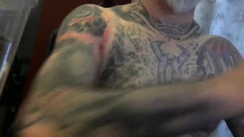 Snapshot of keeeeeeeeeeeeef chatting on 10.25.25 keeeeeeeeeeeeef online show from 10.25.25