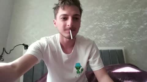 Snapshot of keetherwulf chatting on 05.18.26 keetherwulf online show from 05.18.26