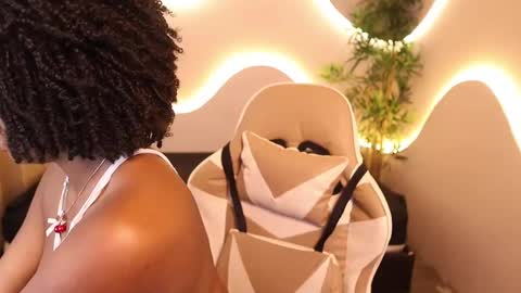 Snapshot of kehlannis_ chatting on 09.30.25 Kehlannis online show from 09.30.25