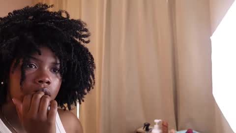 Snapshot of kehlannis_ chatting on 10.15.25 Kehlannis online show from 10.15.25