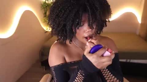 Snapshot of kehlannis_ chatting on 10.16.25 Kehlannis online show from 10.16.25