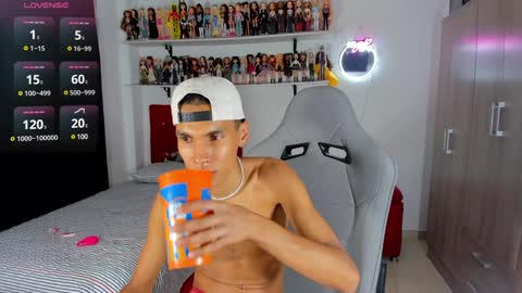 Snapshot of keindren chatting on 12.12.24 pablo online show from 12.12.24