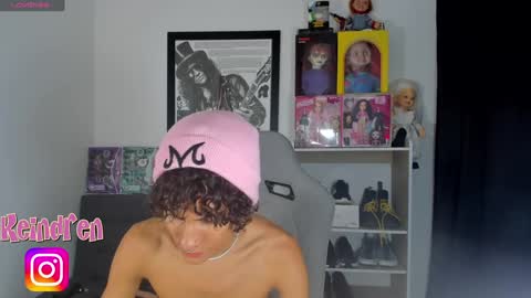 Snapshot of keindren chatting on 12.18.24 pablo online show from 12.18.24