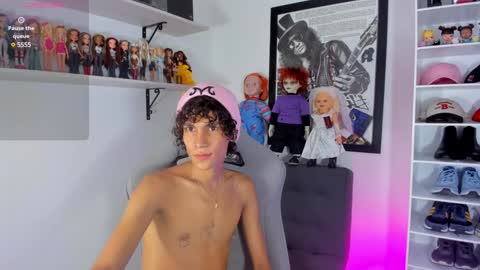 Snapshot of keindren chatting on 01.07.25 pablo online show from 01.07.25