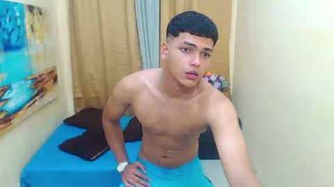 Snapshot of keinner_monstercock chatting on 10.14.25 keinner  sexy hot bigcock online show from 10.14.25