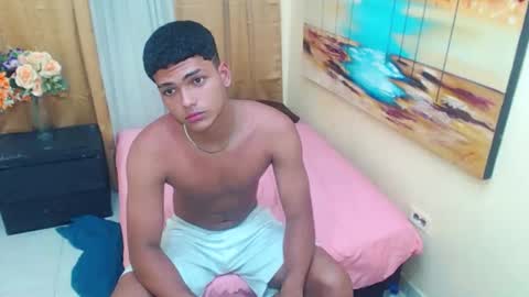 Snapshot of keinner_monstercock chatting on 10.28.25 keinner  sexy hot bigcock online show from 10.28.25