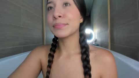 Snapshot of keiry_gonzalez11_aws chatting on 10.08.25 keiry_gonzalez11_aws online show from 10.08.25