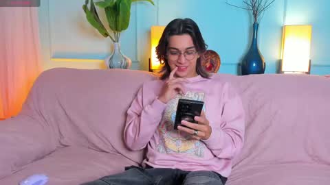 Snapshot of keita_moon chatting on 04.16.26 Keita moon online show from 04.16.26