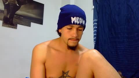 Snapshot of keivid_2303 chatting on 02.05.25 david online show from 02.05.25