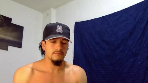 Snapshot of keivid_2303 chatting on 02.11.25 david online show from 02.11.25