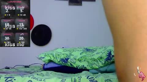 Snapshot of keivid_2303 chatting on 10.28.25 david online show from 10.28.25