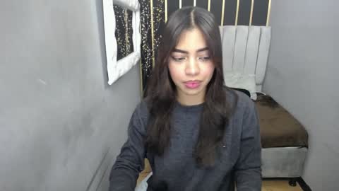  K E I Z Y  online show from 12.13.24