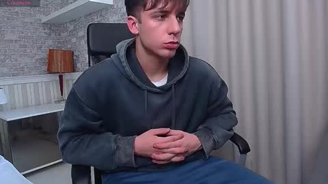 Snapshot of kellenwest chatting on 01.14.26 KellenWest online show from 01.14.26