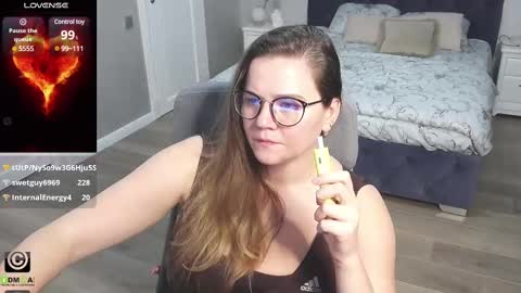 Snapshot of kellielowie chatting on 02.18.25 kellielowie online show from 02.18.25