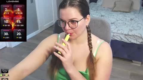 Snapshot of kellielowie chatting on 02.19.25 kellielowie online show from 02.19.25