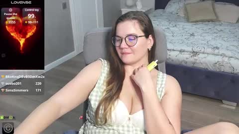Snapshot of kellielowie chatting on 02.26.25 kellielowie online show from 02.26.25