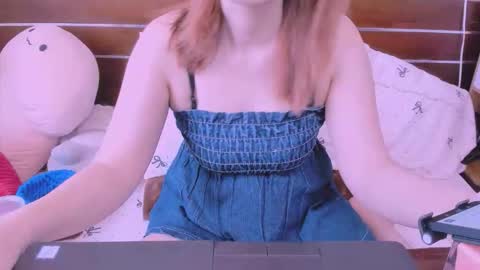 Snapshot of kelly_baby2005 chatting on 04.28.26 Kelly online show from 04.28.26