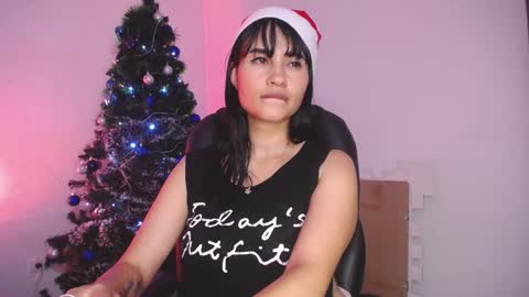 Snapshot of kelly_richardson1 chatting on 12.19.24 elena online show from 12.19.24