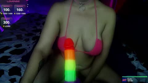Snapshot of kellycakemeow chatting on 09.18.25 Kelly online show from 09.18.25