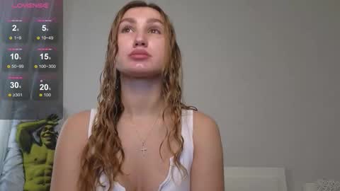 Snapshot of kellykeat chatting on 09.25.25 Princess Kelly online show from 09.25.25