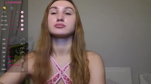 Snapshot of kellykeat chatting on 10.09.25 Princess Kelly online show from 10.09.25