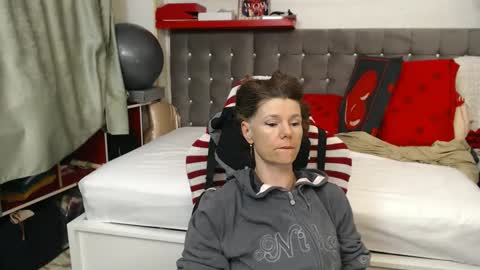 Snapshot of kellynumber chatting on 05.15.26 kelly online show from 05.15.26