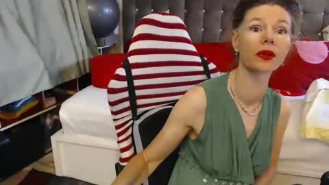 Snapshot of kellynumber chatting on 05.31.26 kelly online show from 05.31.26