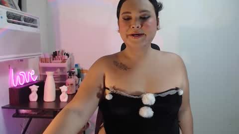 KELLY MCDOLEN online show from 06.04.26