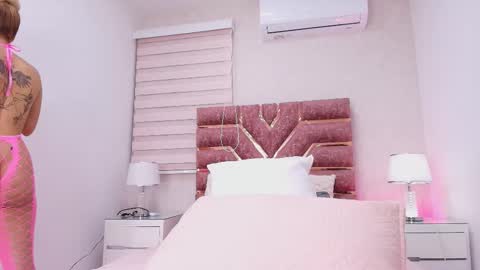 Snapshot of kemdall_lopez chatting on 01.06.26 kemdall lopez online show from 01.06.26