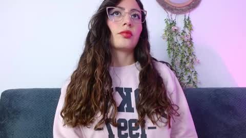 Snapshot of kendal_mosk chatting on 02.04.26 Valery online show from 02.04.26