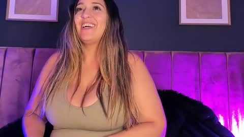 Snapshot of kendalcurvy chatting on 05.26.26 Kendal online show from 05.26.26