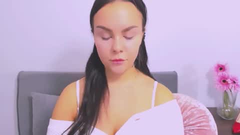 KendalDaisy online show from 02.10.25