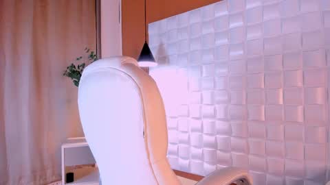 Snapshot of kendall23_ chatting on 02.12.25 Kendall online show from 02.12.25