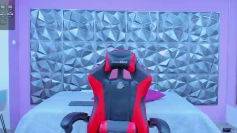 Snapshot of kendall23_ chatting on 03.11.25 Kendall online show from 03.11.25