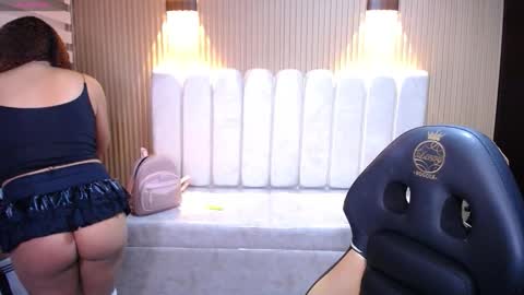 kendall_rossii_ online show from 11.19.25