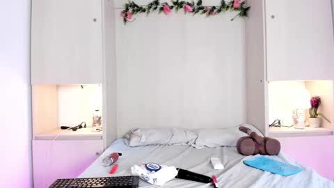 Snapshot of kendallrosse1 chatting on 04.24.26 Kendal online show from 04.24.26