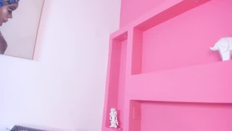 Kendal online show from 09.14.25