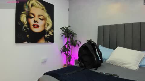 Kendra London online show from 01.14.26