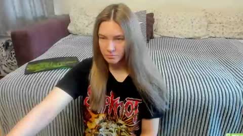Snapshot of kendra_xx_ chatting on 06.14.26 Kendra online show from 06.14.26