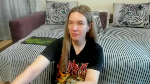 Snapshot of kendra_xx_ chatting on 06.15.26 Kendra online show from 06.15.26