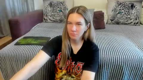 Snapshot of kendra_xx_ chatting on 06.17.26 Kendra online show from 06.17.26