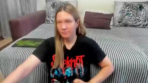 Snapshot of kendra_xx_ chatting on 06.21.26 Kendra online show from 06.21.26