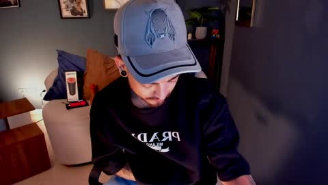 Snapshot of keneth_collins chatting on 05.21.26 keneth_collins online show from 05.21.26