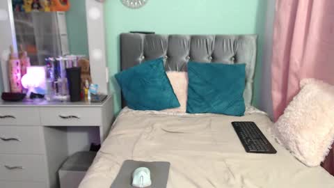 Chriss Morales online show from 12.02.24