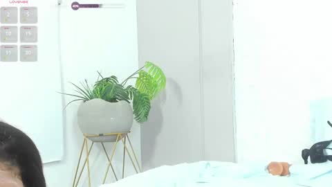 Kenia  online show from 12.26.24