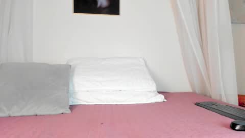 Kenia online show from 02.28.25